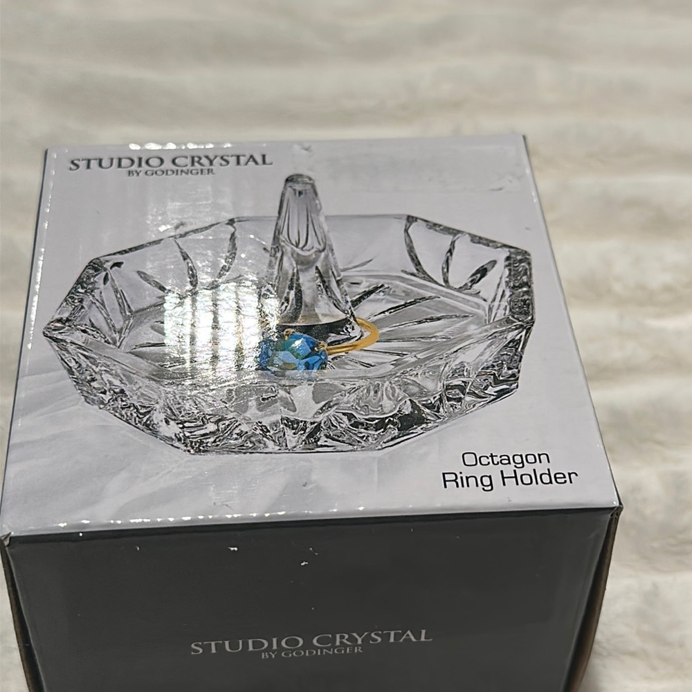 STUDIO CRYSTAL by Godinger Octagon Ring Holder.